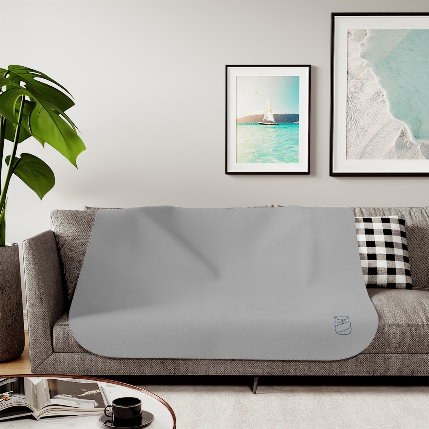 Cozy Sherpa Blanket - Soft Two-Color Design for Comfort and Style