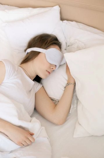 Breaking the Cycle of Oily Skin: How Copper Pillowcases Help Balance Sebum Production